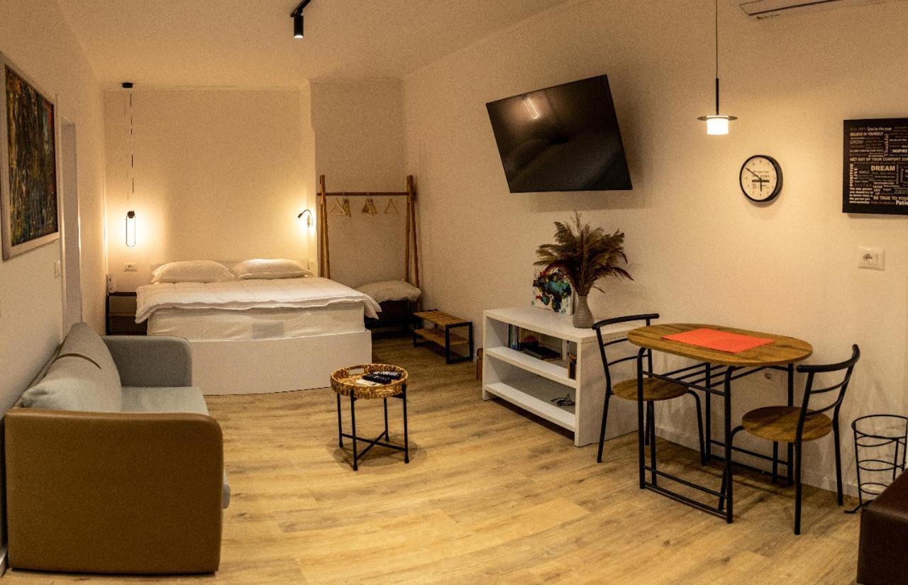 Blloku Studio Apartament Tirana Esterno foto