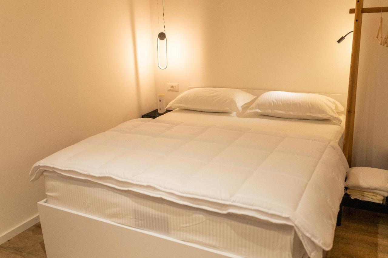 Blloku Studio Apartament Tirana Esterno foto
